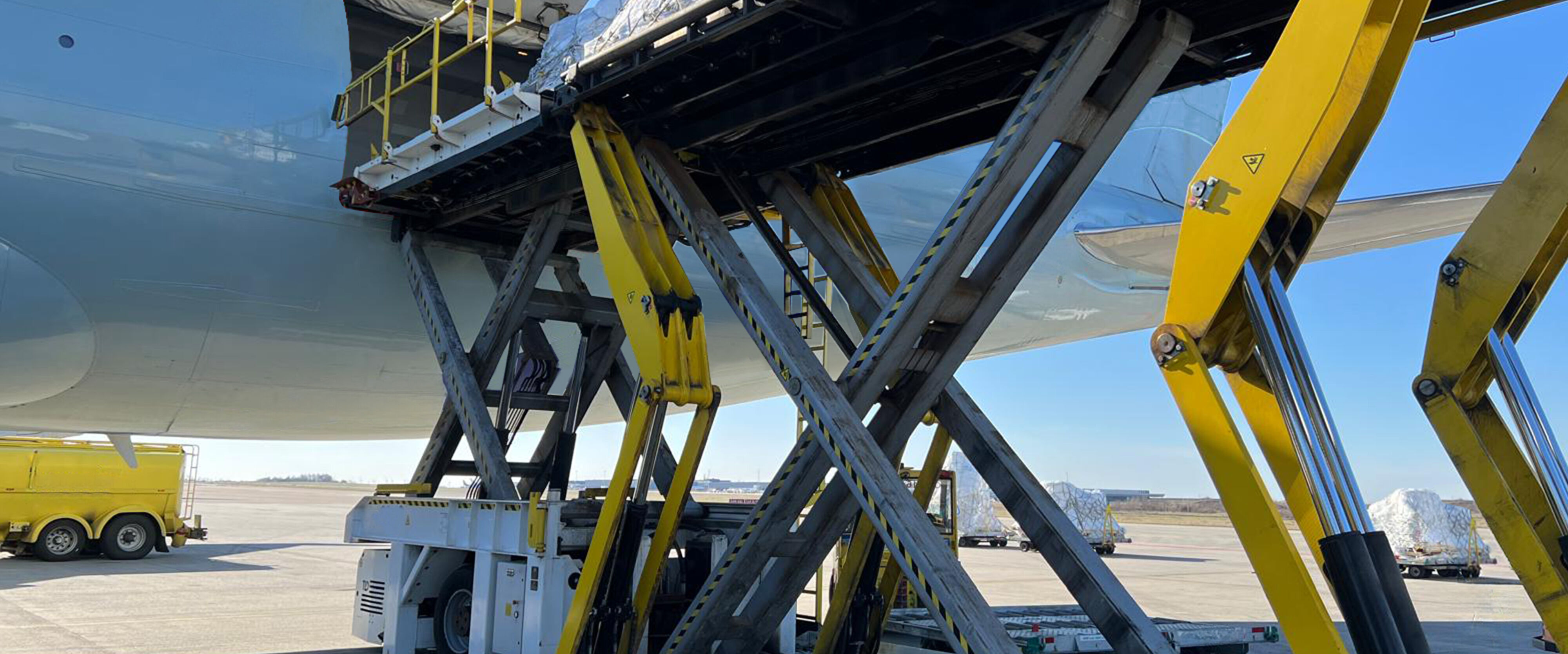 On the airfield: air freight solutions in project logistics